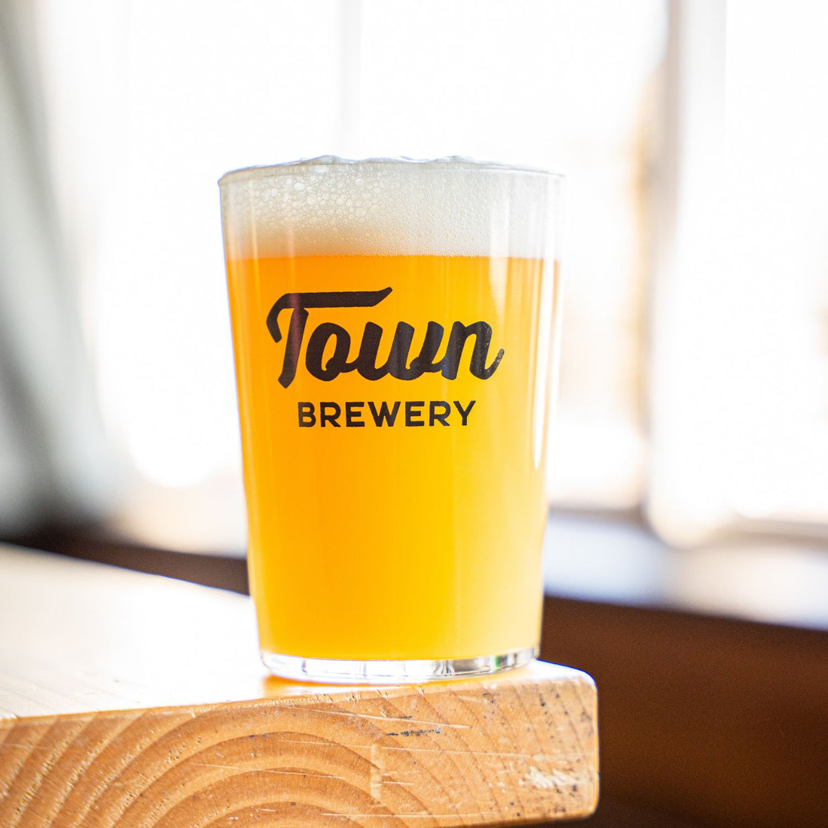 TOWN BISTRO GLASS