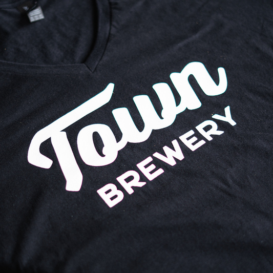 WOMENS LOGO V-NECK